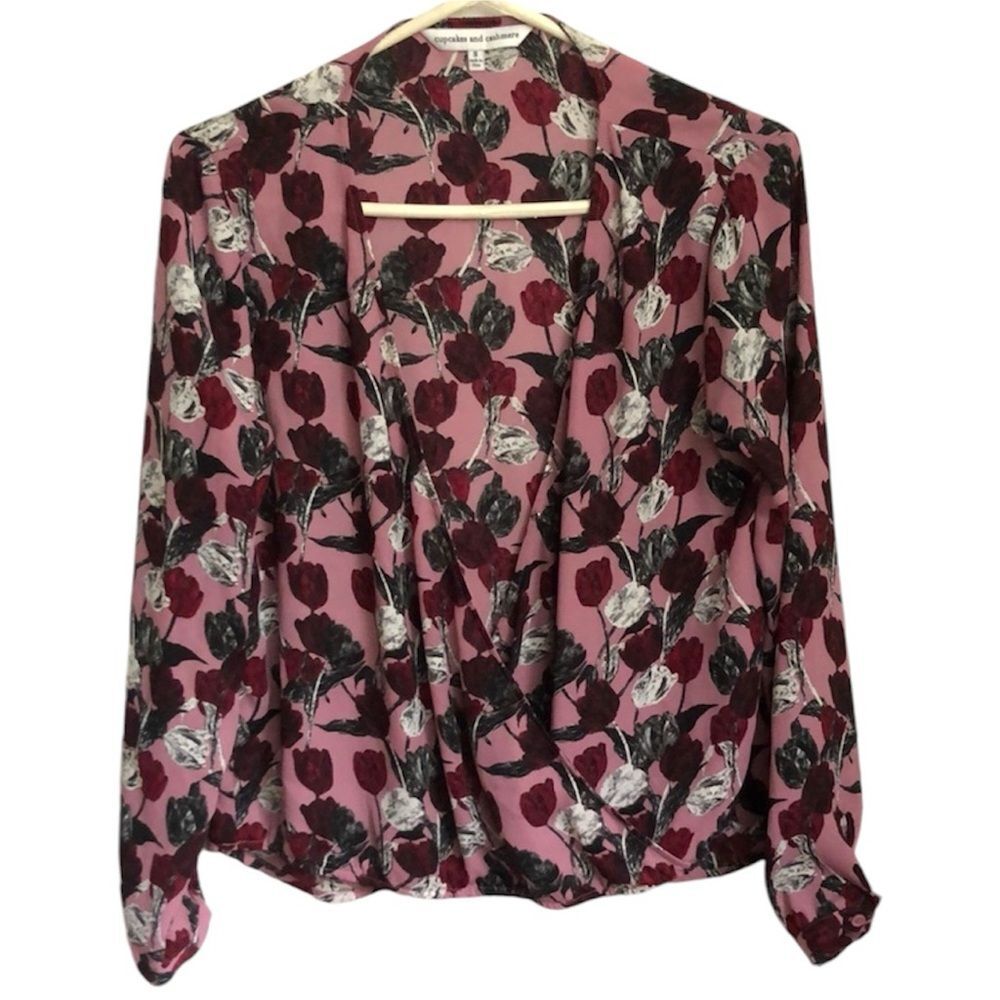 Cupcakes and Cashmere Malibu Floral Surplice Faux Wrap draped Blouse size Small